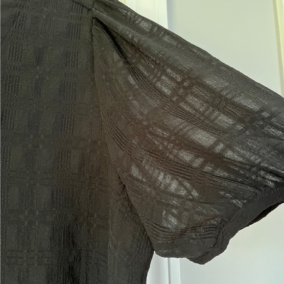 Textured Puff-Sleeve Button-Front Top - Picture 2 of 4